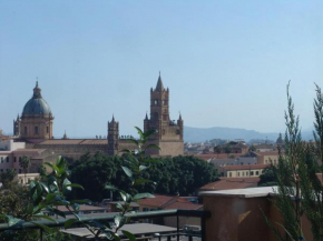 Camera-Attico luminoso con terrazza